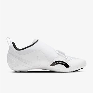 brand new without tags, they don’t fit me run small! size up!